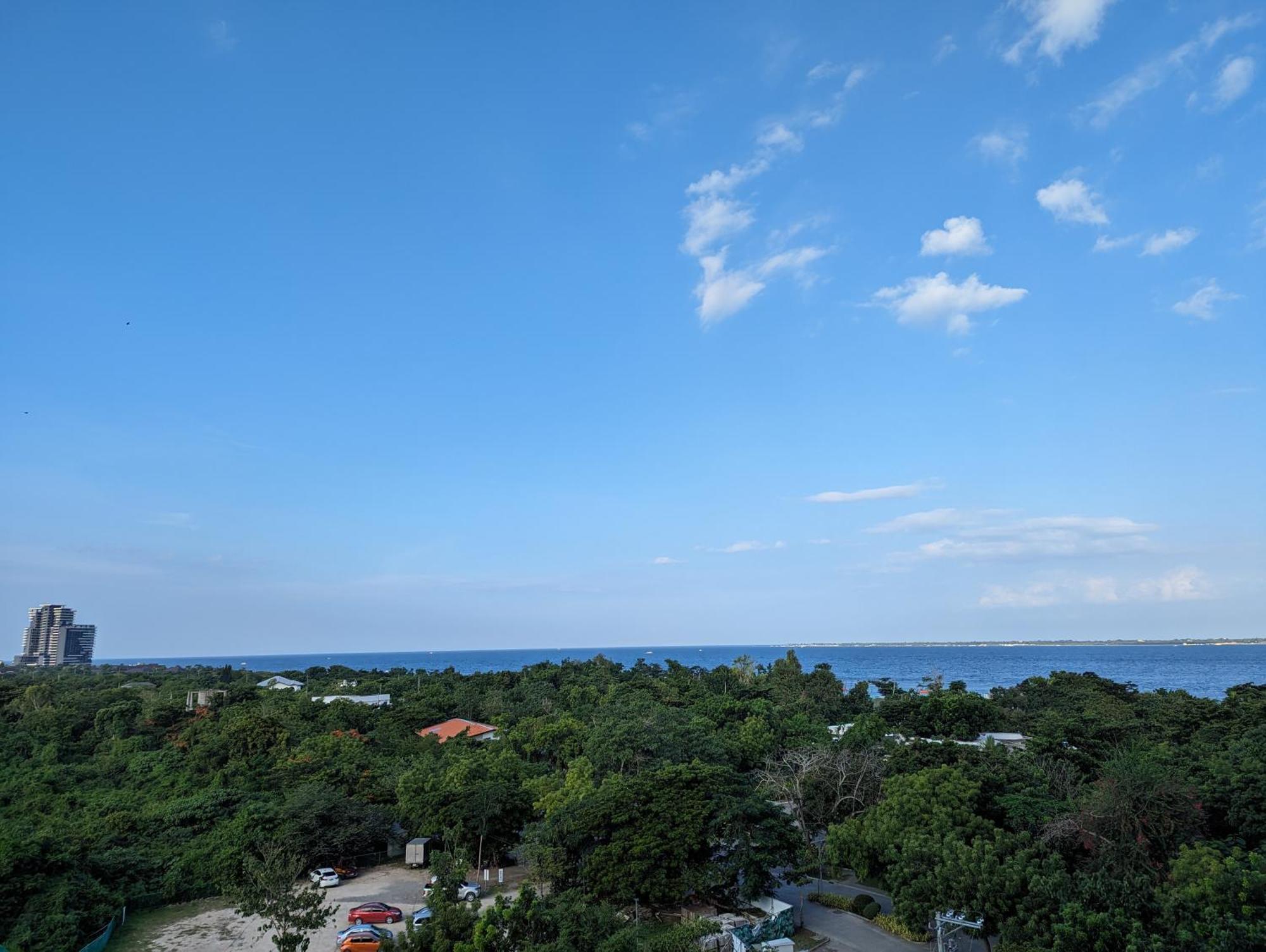 Dominiks Stylish Resort Gem Ocean View Pool Queen Bed At Tambuli 8 Floor Fast Wifi Lapu-Lapu City Exterior photo