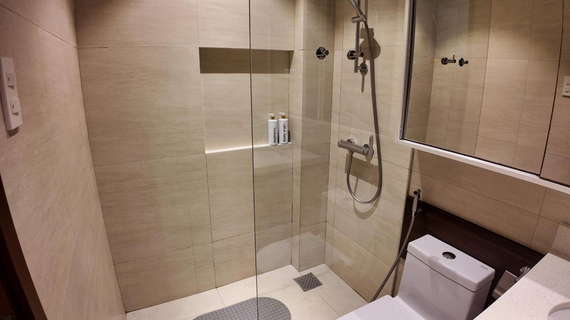 Dominiks Stylish Resort Gem Ocean View Pool Queen Bed At Tambuli 8 Floor Fast Wifi Lapu-Lapu City Exterior photo