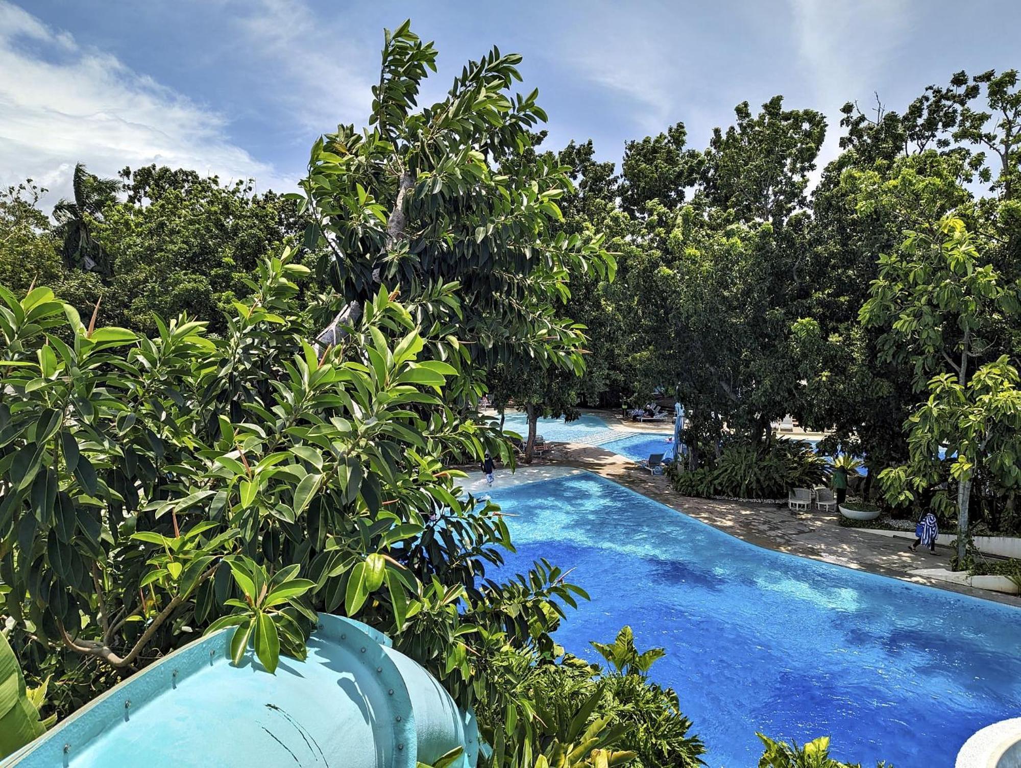 Dominiks Stylish Resort Gem Ocean View Pool Queen Bed At Tambuli 8 Floor Fast Wifi Lapu-Lapu City Exterior photo